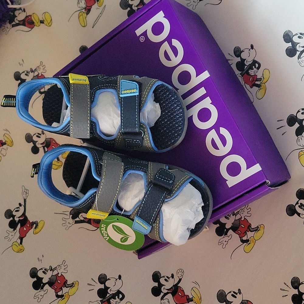 New pediped size 25 water sandal
